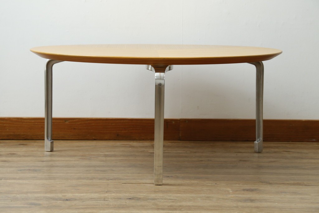 中古　超美品!!　IDEE(イデー)　長大作デザイン　YABANE LOW TABLE ROUND(矢羽ローテーブル/円)　矢羽　杢目の接ぎを活かしたデザインが印象的なローテーブル　定価約30万円　(R-083159)