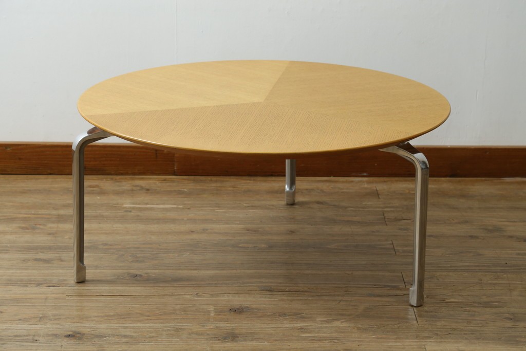 中古　超美品!!　IDEE(イデー)　長大作デザイン　YABANE LOW TABLE ROUND(矢羽ローテーブル/円)　矢羽　杢目の接ぎを活かしたデザインが印象的なローテーブル　定価約30万円　(R-083159)