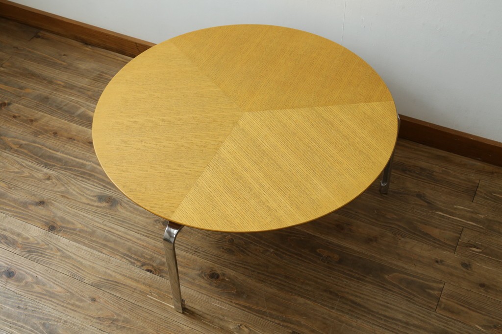 中古　超美品!!　IDEE(イデー)　長大作デザイン　YABANE LOW TABLE ROUND(矢羽ローテーブル/円)　矢羽　杢目の接ぎを活かしたデザインが印象的なローテーブル　定価約30万円　(R-083159)