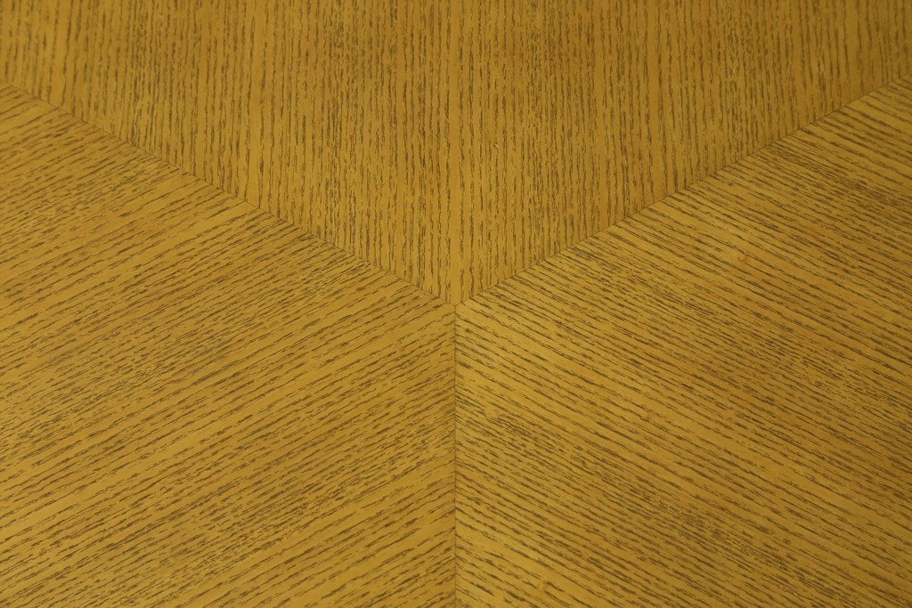 中古　超美品!!　IDEE(イデー)　長大作デザイン　YABANE LOW TABLE ROUND(矢羽ローテーブル/円)　矢羽　杢目の接ぎを活かしたデザインが印象的なローテーブル　定価約30万円　(R-083159)