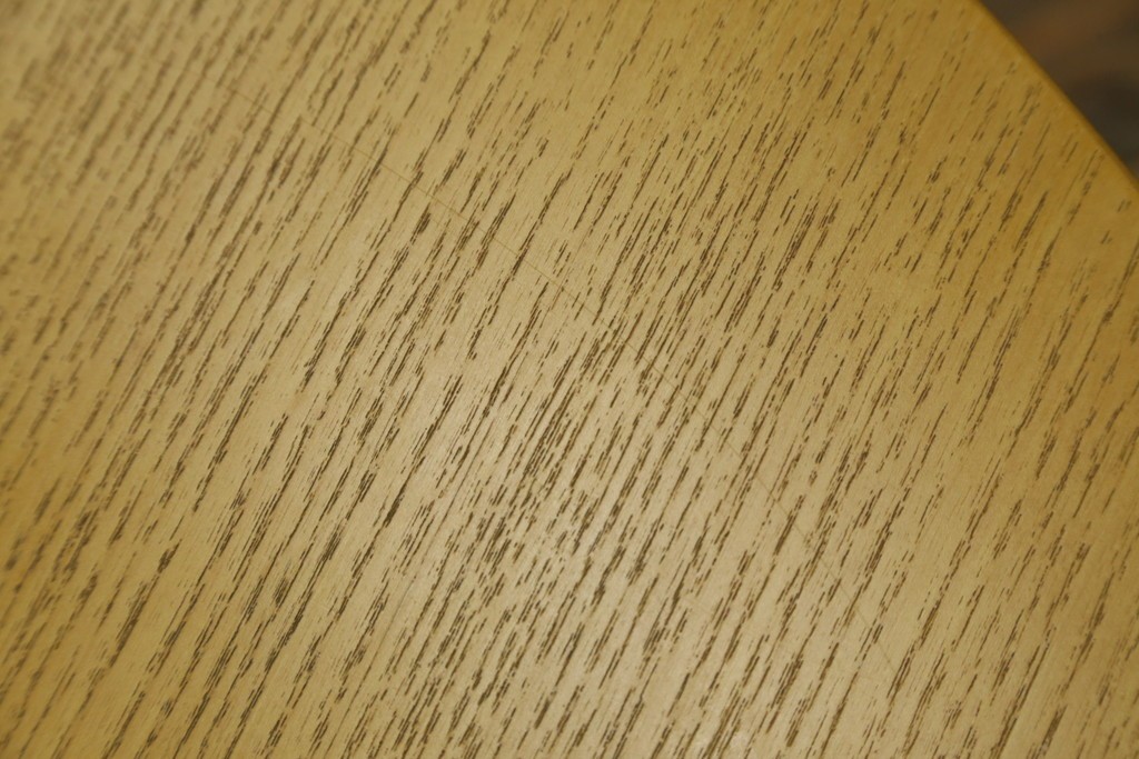 中古　超美品!!　IDEE(イデー)　長大作デザイン　YABANE LOW TABLE ROUND(矢羽ローテーブル/円)　矢羽　杢目の接ぎを活かしたデザインが印象的なローテーブル　定価約30万円　(R-083159)
