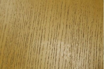 中古　超美品!!　IDEE(イデー)　長大作デザイン　YABANE LOW TABLE ROUND(矢羽ローテーブル/円)　矢羽　杢目の接ぎを活かしたデザインが印象的なローテーブル　定価約30万円　(R-083159)