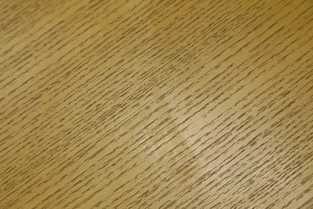 中古　超美品!!　IDEE(イデー)　長大作デザイン　YABANE LOW TABLE ROUND(矢羽ローテーブル/円)　矢羽　杢目の接ぎを活かしたデザインが印象的なローテーブル　定価約30万円　(R-083159)