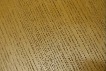 中古　超美品!!　IDEE(イデー)　長大作デザイン　YABANE LOW TABLE ROUND(矢羽ローテーブル/円)　矢羽　杢目の接ぎを活かしたデザインが印象的なローテーブル　定価約30万円　(R-083159)
