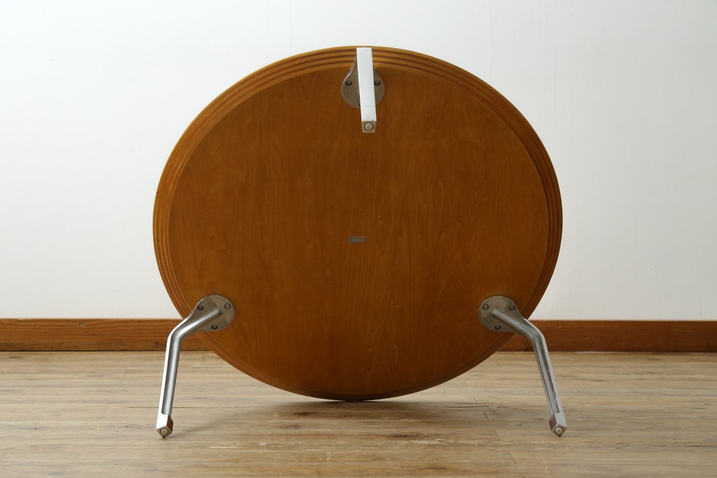 中古　超美品!!　IDEE(イデー)　長大作デザイン　YABANE LOW TABLE ROUND(矢羽ローテーブル/円)　矢羽　杢目の接ぎを活かしたデザインが印象的なローテーブル　定価約30万円　(R-083159)