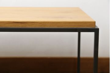 中古　超美品　IDEE(イデー)　ホワイトオークトップ　素材の美しさを生かしたすっきりとしたフォルムのフレイムテーブル(ローテーブル、センターテーブル、リビングテーブル)(定価約14万円)(R-083160)