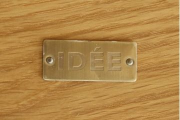 中古　超美品　IDEE(イデー)　ホワイトオークトップ　素材の美しさを生かしたすっきりとしたフォルムのフレイムテーブル(ローテーブル、センターテーブル、リビングテーブル)(定価約14万円)(R-083160)