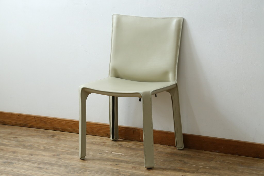 中古　美品　Cassina(カッシーナ)　412　CAB(キャブ)　MARIO BELLINI(マリオベリーニ)　アイボリー　シンプルモダンな空間づくりに活躍するアームレスチェア　定価約23万円　(R-083161)