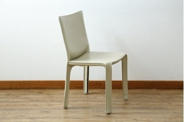 中古　美品　Cassina(カッシーナ)　412　CAB(キャブ)　MARIO BELLINI(マリオベリーニ)　アイボリー　シンプルモダンな空間づくりに活躍するアームレスチェア　定価約23万円　(R-083161)