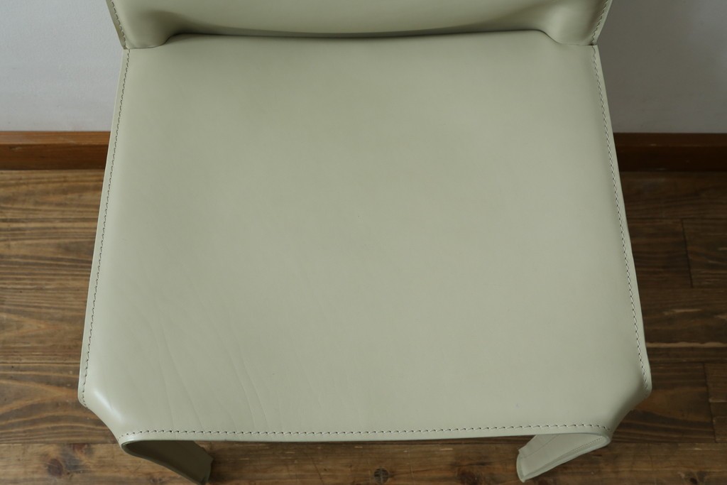 中古　美品　Cassina(カッシーナ)　412　CAB(キャブ)　MARIO BELLINI(マリオベリーニ)　アイボリー　シンプルモダンな空間づくりに活躍するアームレスチェア　定価約23万円　(R-083161)