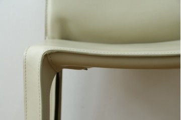 中古　美品　Cassina(カッシーナ)　412　CAB(キャブ)　MARIO BELLINI(マリオベリーニ)　アイボリー　シンプルモダンな空間づくりに活躍するアームレスチェア　定価約23万円　(R-083161)
