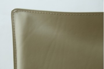 中古　美品　Cassina(カッシーナ)　412　CAB(キャブ)　MARIO BELLINI(マリオベリーニ)　アイボリー　シンプルモダンな空間づくりに活躍するアームレスチェア　定価約23万円　(R-083161)