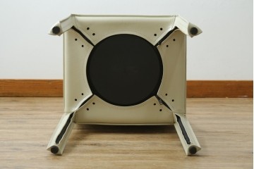 中古　美品　Cassina(カッシーナ)　412　CAB(キャブ)　MARIO BELLINI(マリオベリーニ)　アイボリー　シンプルモダンな空間づくりに活躍するアームレスチェア　定価約23万円　(R-083161)