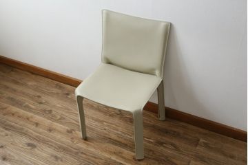 中古　美品　Cassina(カッシーナ)　412　CAB(キャブ)　MARIO BELLINI(マリオベリーニ)　アイボリー　シンプルモダンな空間づくりに活躍するアームレスチェア(ダイニングチェア、椅子、イス)(定価約23万円)(R-083161)