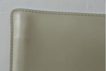 中古　美品　Cassina(カッシーナ)　412　CAB(キャブ)　MARIO BELLINI(マリオベリーニ)　アイボリー　シンプルモダンな空間づくりに活躍するアームレスチェア(ダイニングチェア、椅子、イス)(定価約23万円)(R-083161)