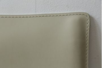 中古　美品　Cassina(カッシーナ)　412　CAB(キャブ)　MARIO BELLINI(マリオベリーニ)　アイボリー　シンプルモダンな空間づくりに活躍するアームレスチェア(ダイニングチェア、椅子、イス)(定価約23万円)(R-083161)