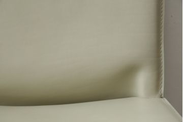 中古　美品　Cassina(カッシーナ)　412　CAB(キャブ)　MARIO BELLINI(マリオベリーニ)　アイボリー　シンプルモダンな空間づくりに活躍するアームレスチェア(ダイニングチェア、椅子、イス)(定価約23万円)(R-083161)