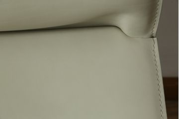 中古　美品　Cassina(カッシーナ)　412　CAB(キャブ)　MARIO BELLINI(マリオベリーニ)　アイボリー　シンプルモダンな空間づくりに活躍するアームレスチェア(ダイニングチェア、椅子、イス)(定価約23万円)(R-083161)