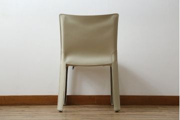 中古　美品　Cassina(カッシーナ)　412　CAB(キャブ)　MARIO BELLINI(マリオベリーニ)　アイボリー　シンプルモダンな空間づくりに活躍するアームレスチェア(ダイニングチェア、椅子、イス)(定価約23万円)(R-083161)