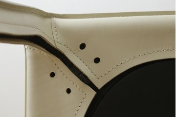 中古　美品　Cassina(カッシーナ)　412　CAB(キャブ)　MARIO BELLINI(マリオベリーニ)　アイボリー　シンプルモダンな空間づくりに活躍するアームレスチェア(ダイニングチェア、椅子、イス)(定価約23万円)(R-083161)