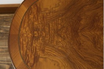 中古　美品　Medea(メデア)　優雅な曲線美と彫刻脚のエレガントなローテーブル(センターテーブル、サイドテーブル、リビングテーブル)(R-083162)