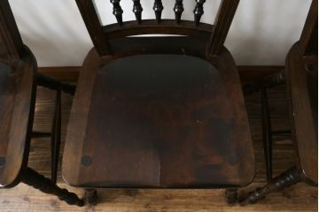 中古　松本民芸家具　クラシカルなダイニングづくりにぴったりの安川式スピンドルチェア4脚セット(板座チェア、ダイニングチェア、椅子、イス、バラ売り可能)(R-083164)