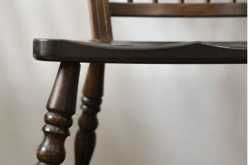 中古　松本民芸家具　クラシカルなダイニングづくりにぴったりの安川式スピンドルチェア4脚セット(板座チェア、ダイニングチェア、椅子、イス、バラ売り可能)(R-083164)
