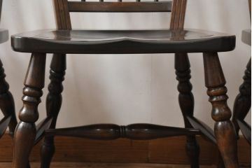 中古　松本民芸家具　クラシカルなダイニングづくりにぴったりの安川式スピンドルチェア4脚セット(板座チェア、ダイニングチェア、椅子、イス、バラ売り可能)(R-083164)