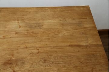 中古　ベルギー　ETHNICRAFT(エスニクラフト)　モダンシャープデザイン　チーク無垢材　伸縮式　温もりのある風合いがナチュラルインテリアにおすすめのダイニングテーブル(エクステンションテーブル、4人掛け、6人掛け)(定価約46万円)(R-083166)