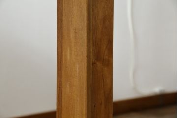 中古　ベルギー　ETHNICRAFT(エスニクラフト)　モダンシャープデザイン　チーク無垢材　伸縮式　温もりのある風合いがナチュラルインテリアにおすすめのダイニングテーブル(エクステンションテーブル、4人掛け、6人掛け)(定価約46万円)(R-083166)