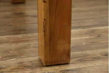 中古　ベルギー　ETHNICRAFT(エスニクラフト)　モダンシャープデザイン　チーク無垢材　伸縮式　温もりのある風合いがナチュラルインテリアにおすすめのダイニングテーブル(エクステンションテーブル、4人掛け、6人掛け)(定価約46万円)(R-083166)