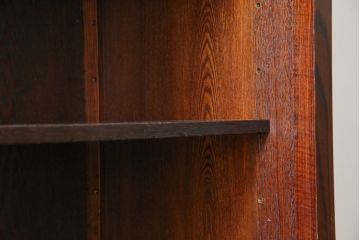 中古　美品　三越百貨店　三方栗材　上質な和の空間を演出する格子引き戸の二段重ね水屋箪笥(食器棚、茶箪笥、キャビネット、収納棚、戸棚、重ねタンス、店舗什器、バラ売り可能)(R-083167)