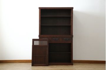 中古　美品　三越百貨店　三方栗材　上質な和の空間を演出する格子引き戸の二段重ね水屋箪笥(食器棚、茶箪笥、キャビネット、収納棚、戸棚、重ねタンス、店舗什器、バラ売り可能)(R-083167)