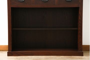中古　美品　三越百貨店　三方栗材　上質な和の空間を演出する格子引き戸の二段重ね水屋箪笥(食器棚、茶箪笥、キャビネット、収納棚、戸棚、重ねタンス、店舗什器、バラ売り可能)(R-083167)