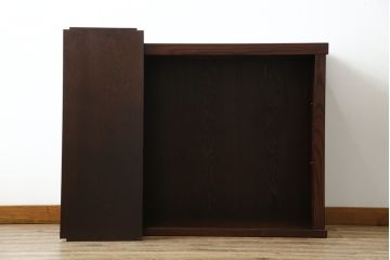 中古　美品　三越百貨店　三方栗材　上質な和の空間を演出する格子引き戸の水屋箪笥サイドボード(サイドキャビネット、収納棚、戸棚)(R-083168)