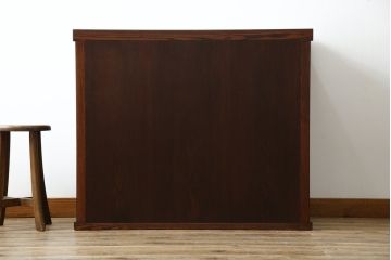 中古　美品　三越百貨店　三方栗材　上質な和の空間を演出する格子引き戸の水屋箪笥サイドボード(サイドキャビネット、収納棚、戸棚)(R-083168)