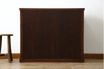 中古　美品　三越百貨店　三方栗材　上質な和の空間を演出する格子引き戸の水屋箪笥サイドボード(食器棚、茶箪笥、サイドキャビネット、収納棚、戸棚)(R-083169)