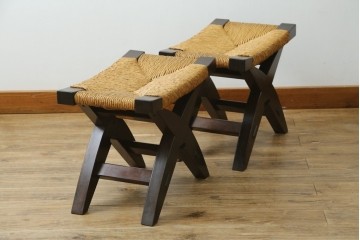 中古　美品　松本民芸家具　ラッシ座面(い草)　和モダンな空間づくりにぴったりな#222鞍型スツール2脚セット　(R-083170)