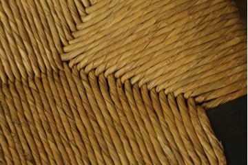 中古　美品　松本民芸家具　ラッシ座面(い草)　和モダンな空間づくりにぴったりな#222鞍型スツール2脚セット　(R-083170)