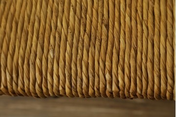 中古　美品　松本民芸家具　ラッシ座面(い草)　和モダンな空間づくりにぴったりな#222鞍型スツール2脚セット　(R-083170)