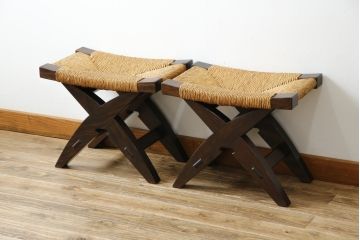 中古　美品　松本民芸家具　ラッシ座面(い草)　和モダンな空間づくりにぴったりな#222鞍型スツール2脚セット(椅子、チェア、イス、バラ売り可能)(R-083170)