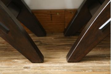 中古　美品　松本民芸家具　ラッシ座面(い草)　和モダンな空間づくりにぴったりな#222鞍型スツール2脚セット(椅子、チェア、イス、バラ売り可能)(R-083170)