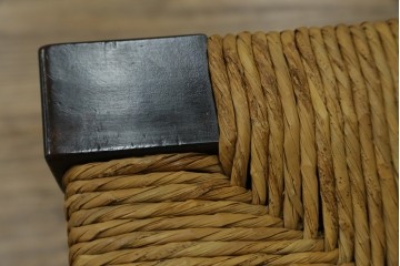 中古　美品　松本民芸家具　ラッシ座面(い草)　和モダンな空間づくりにぴったりな#222鞍型スツール2脚セット　(R-083171)