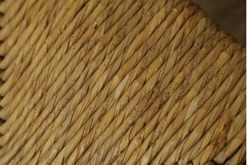 中古　美品　松本民芸家具　ラッシ座面(い草)　和モダンな空間づくりにぴったりな#222鞍型スツール2脚セット　(R-083171)