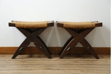 中古　美品　松本民芸家具　ラッシ座面(い草)　和モダンな空間づくりにぴったりな#222鞍型スツール2脚セット(椅子、チェア、イス、バラ売り可能)(R-083171)