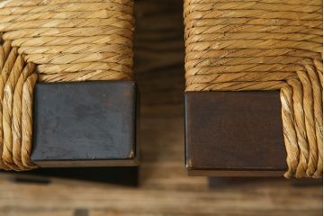 中古　美品　松本民芸家具　ラッシ座面(い草)　和モダンな空間づくりにぴったりな#222鞍型スツール2脚セット(椅子、チェア、イス、バラ売り可能)(R-083171)