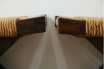 中古　美品　松本民芸家具　ラッシ座面(い草)　和モダンな空間づくりにぴったりな#222鞍型スツール2脚セット(椅子、チェア、イス、バラ売り可能)(R-083171)