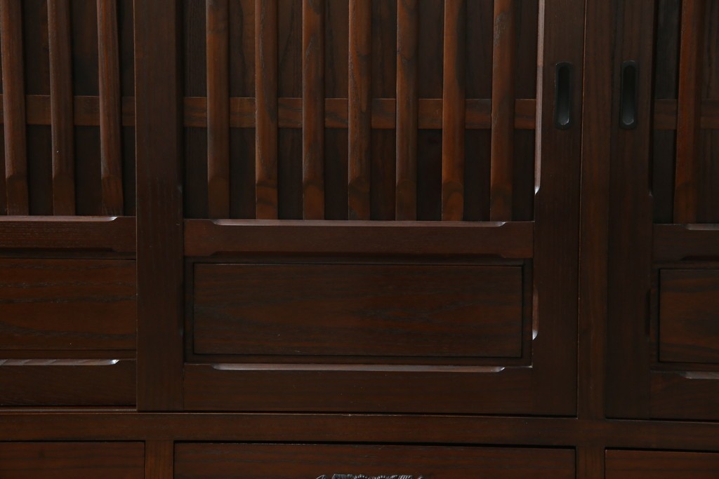 中古　民芸家具　栗材　和の趣溢れる水屋箪笥サイドボード　(R-083172)