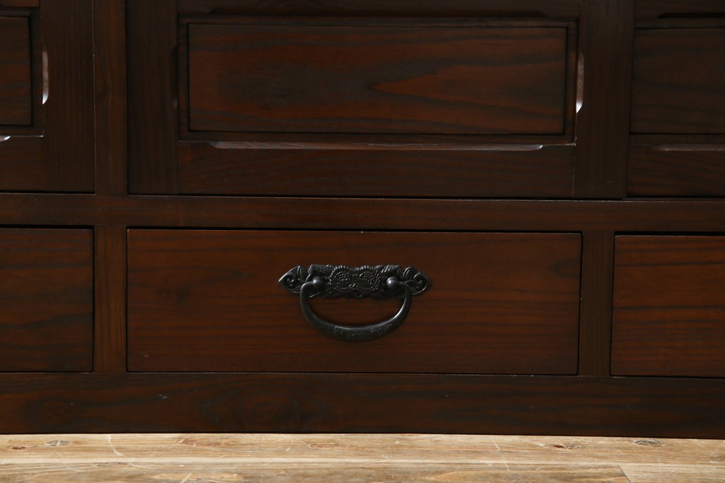 中古　民芸家具　栗材　和の趣溢れる水屋箪笥サイドボード　(R-083172)