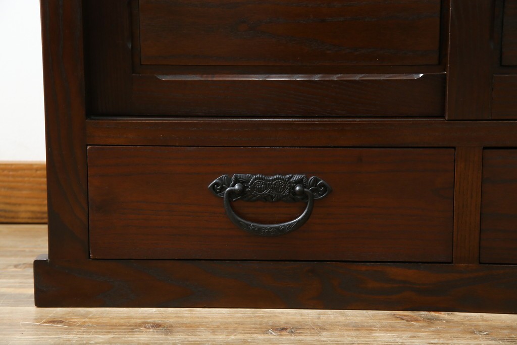 中古　民芸家具　栗材　和の趣溢れる水屋箪笥サイドボード　(R-083172)